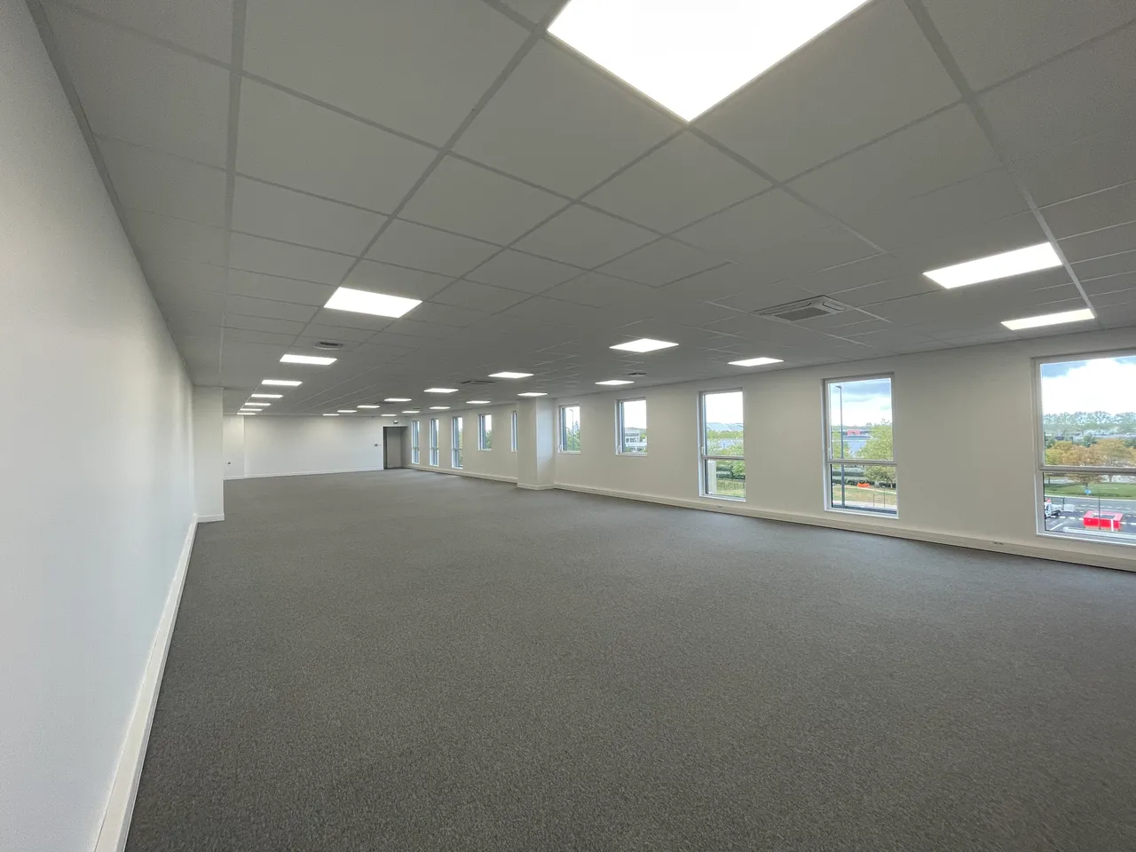 logistics - Light Industrial Premises / Offices For Rent - gallery - 8