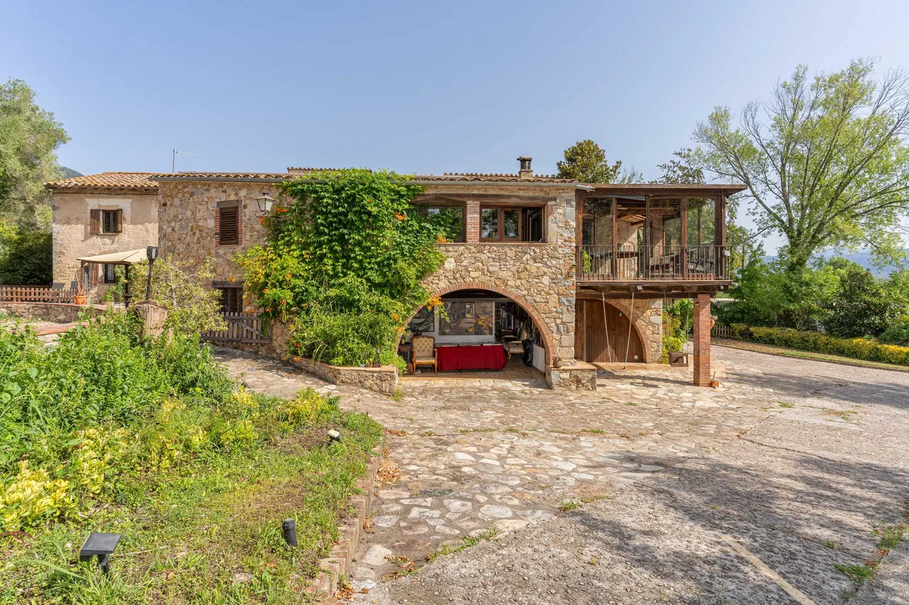 living - 979m² country house with 4,000m² garden for sale in La Selva - gallery - 7
