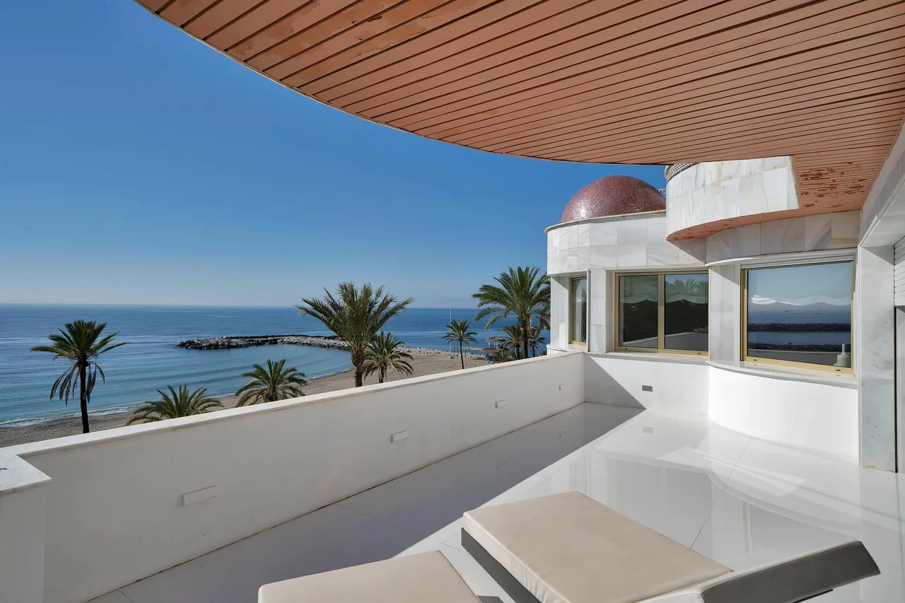 living - Piso de 257m² con 37m² terraza en venta en Puerto Banús - gallery - 2