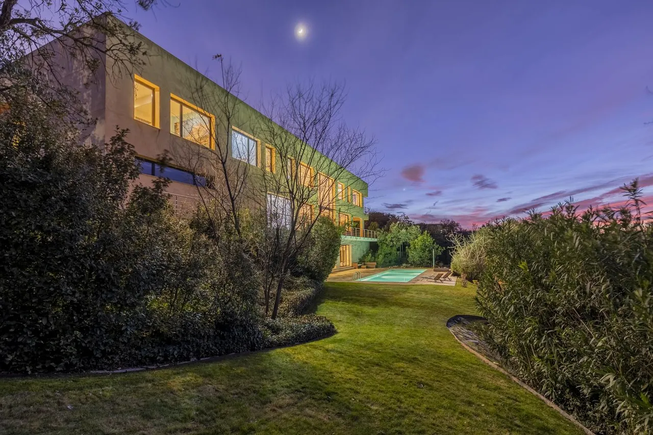 living - 975m² house / villa for sale in Ciudalcampo, Madrid - gallery - 3