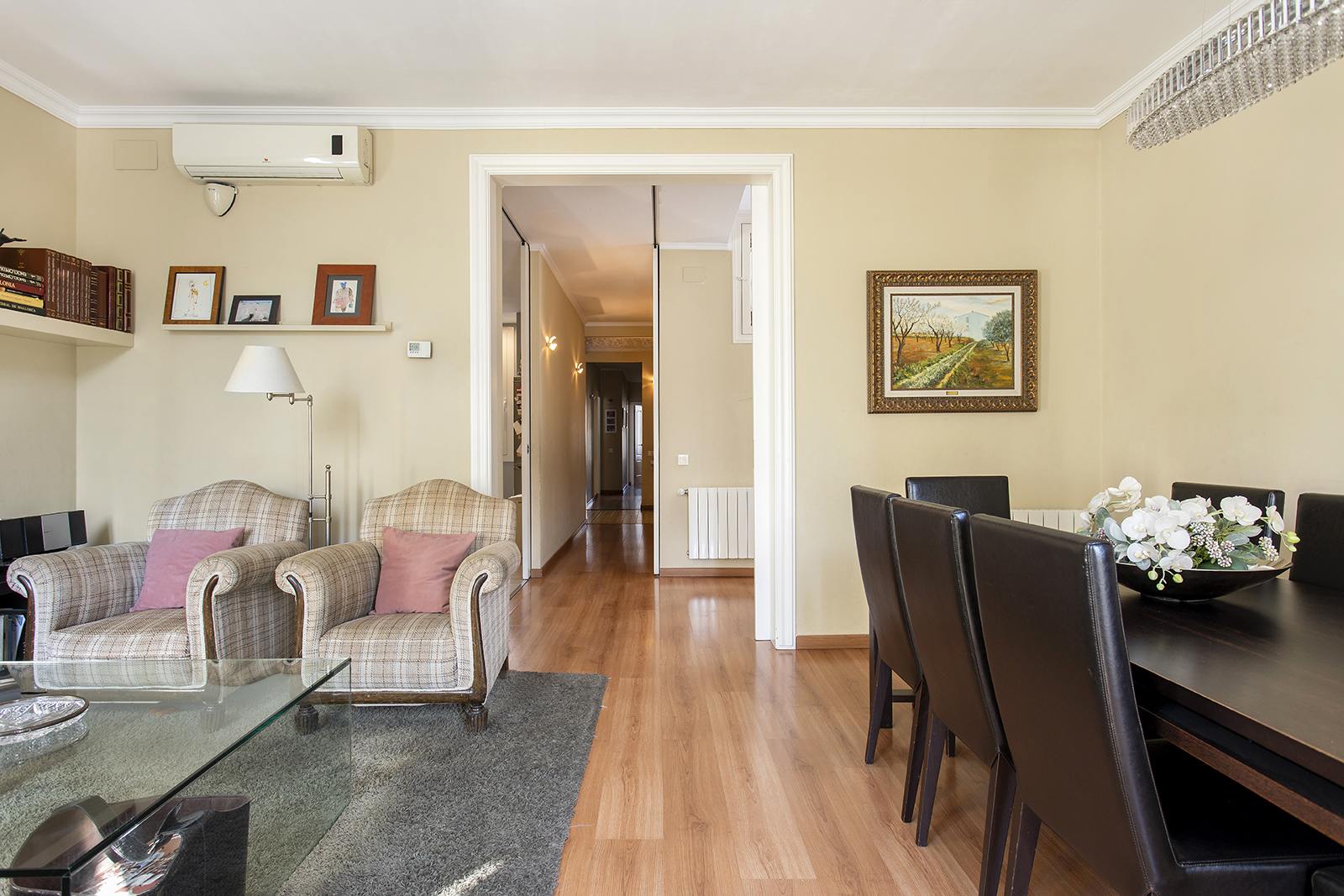 living - Piso de 130 m² en venta en Eixample Izquierdo, Barcelona - gallery thumbnail - 5