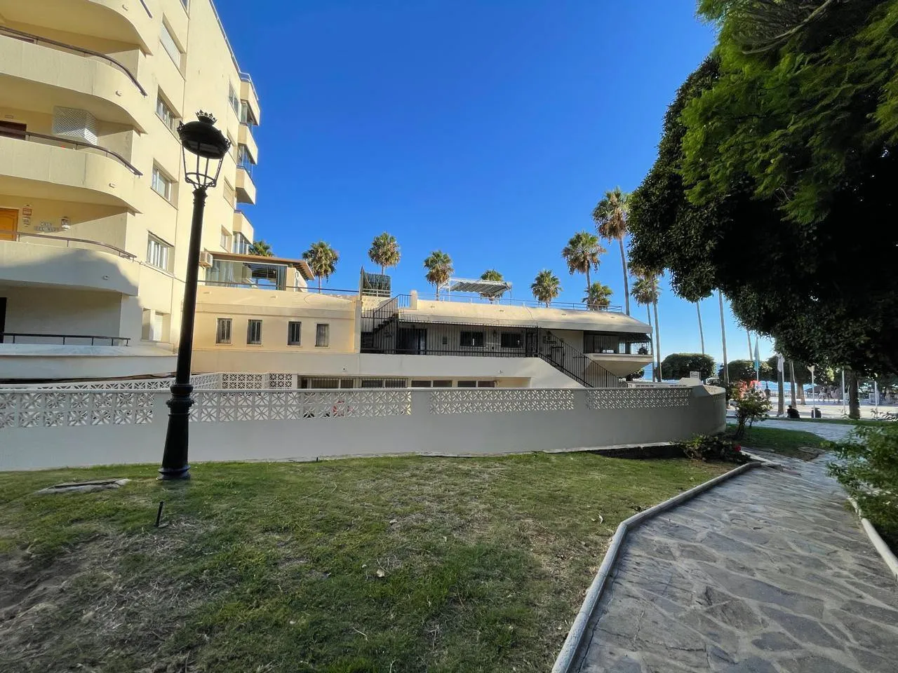 living - 253m² penthouse with 102m² terrace for sale in Golden Mile - gallery - 10