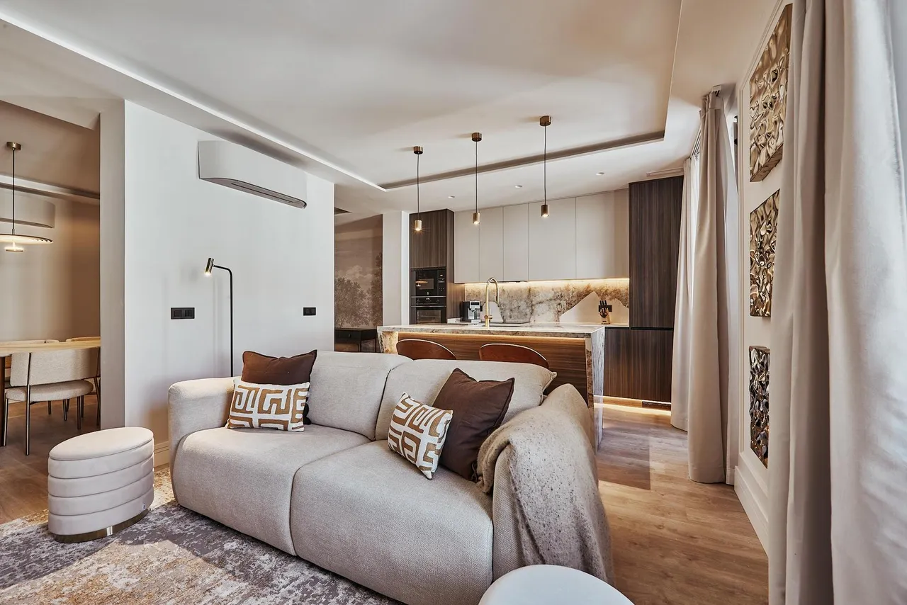 living - Piso de 133m² en venta en Malasaña, Madrid - gallery - 3