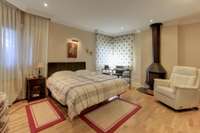 living - 750m² house / villa for sale in Mirasierra, Madrid - gallery thumbnail - 4