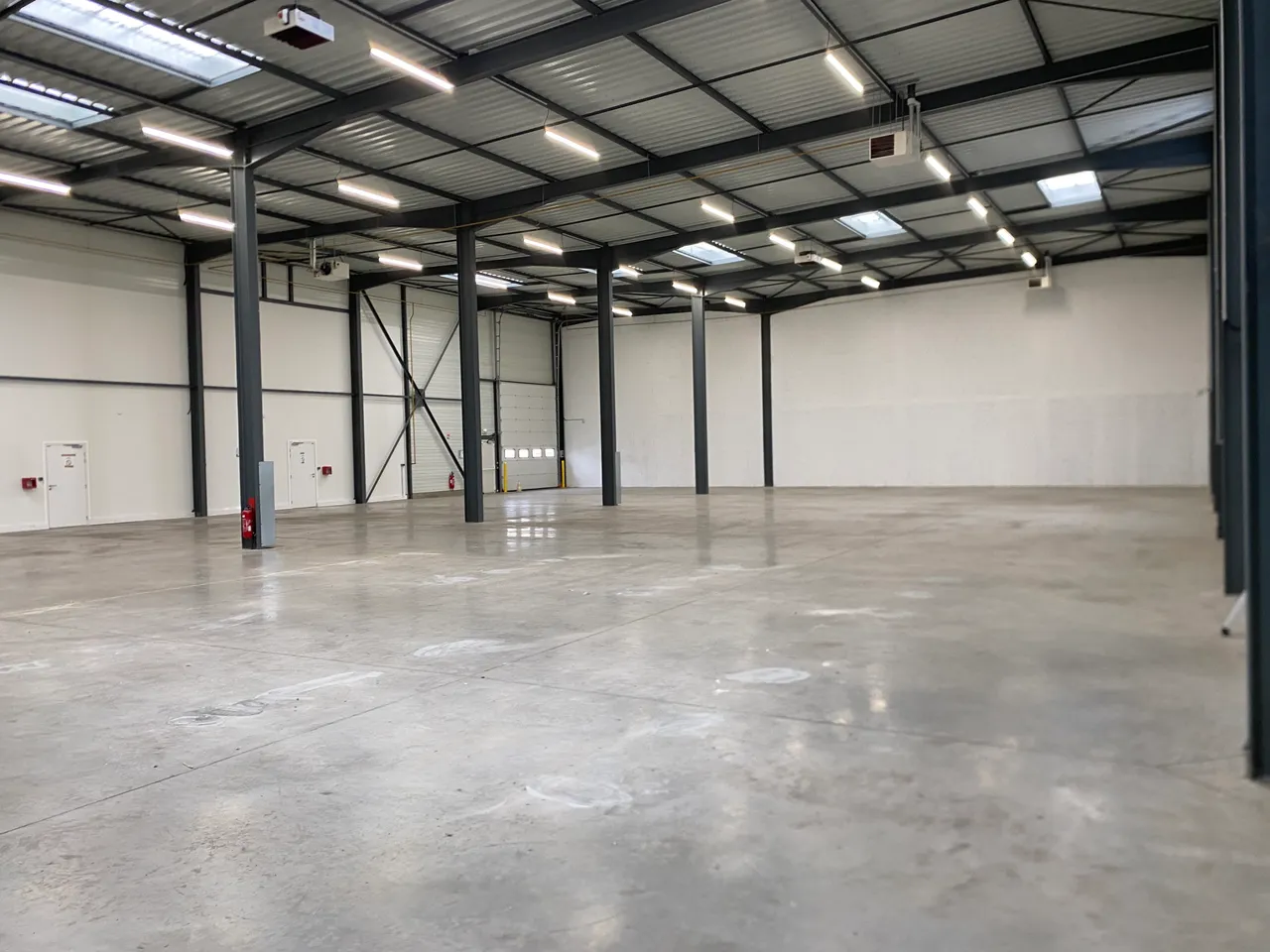 logistics - Light Industrial Premises / Offices For Rent - gallery - 9