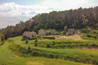living - Casa rural de 1,300m² en venta en Alt Empordà, Girona - gallery thumbnail - 10