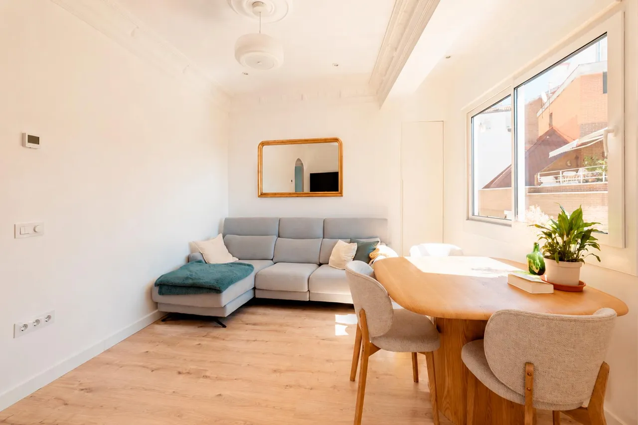 living - 82m² apartment for sale in Fuente del Berro, Madrid - gallery - 5