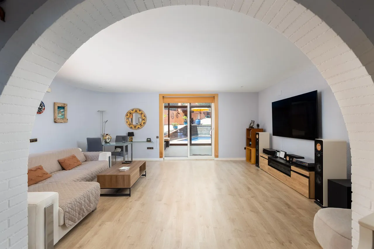 living - 324m² house / villa for sale in Teià, Barcelona - gallery - 9