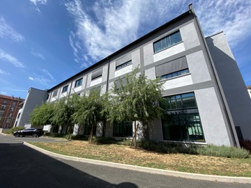 logistics - Activités / Bureaux À Louer - featured