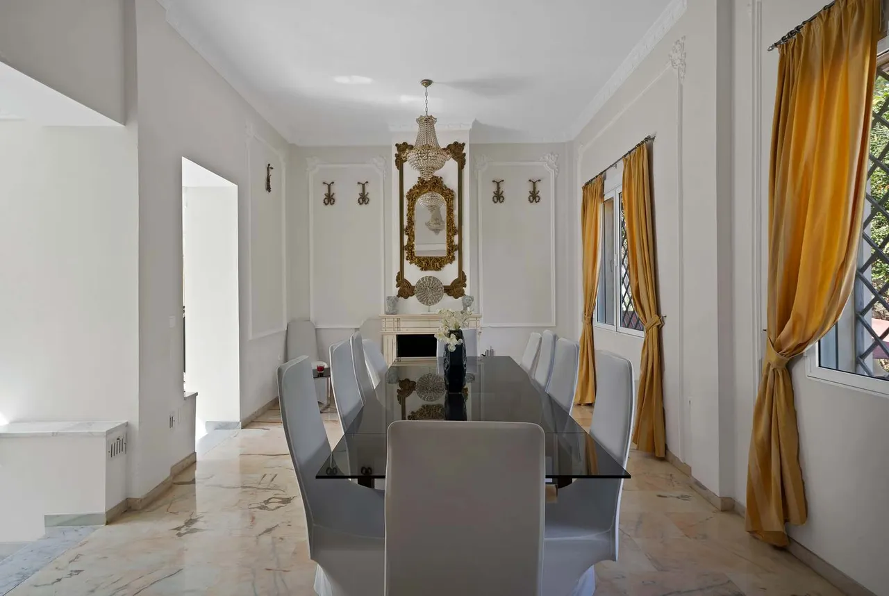 living - Casa / villa de 565m² con 150m² de jardín en venta en Este Marbella - gallery - 3