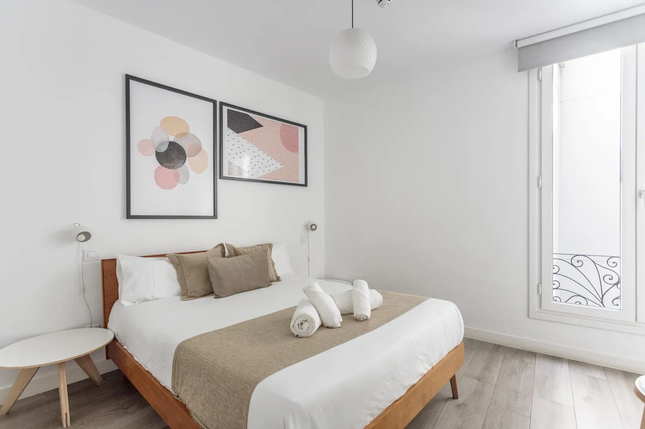 living - Piso de 55m² en alquiler en Sol, Madrid - gallery - 4