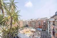 living - 2-bedroom penthouse with terrace for rent in Pla del Real - gallery thumbnail - 8