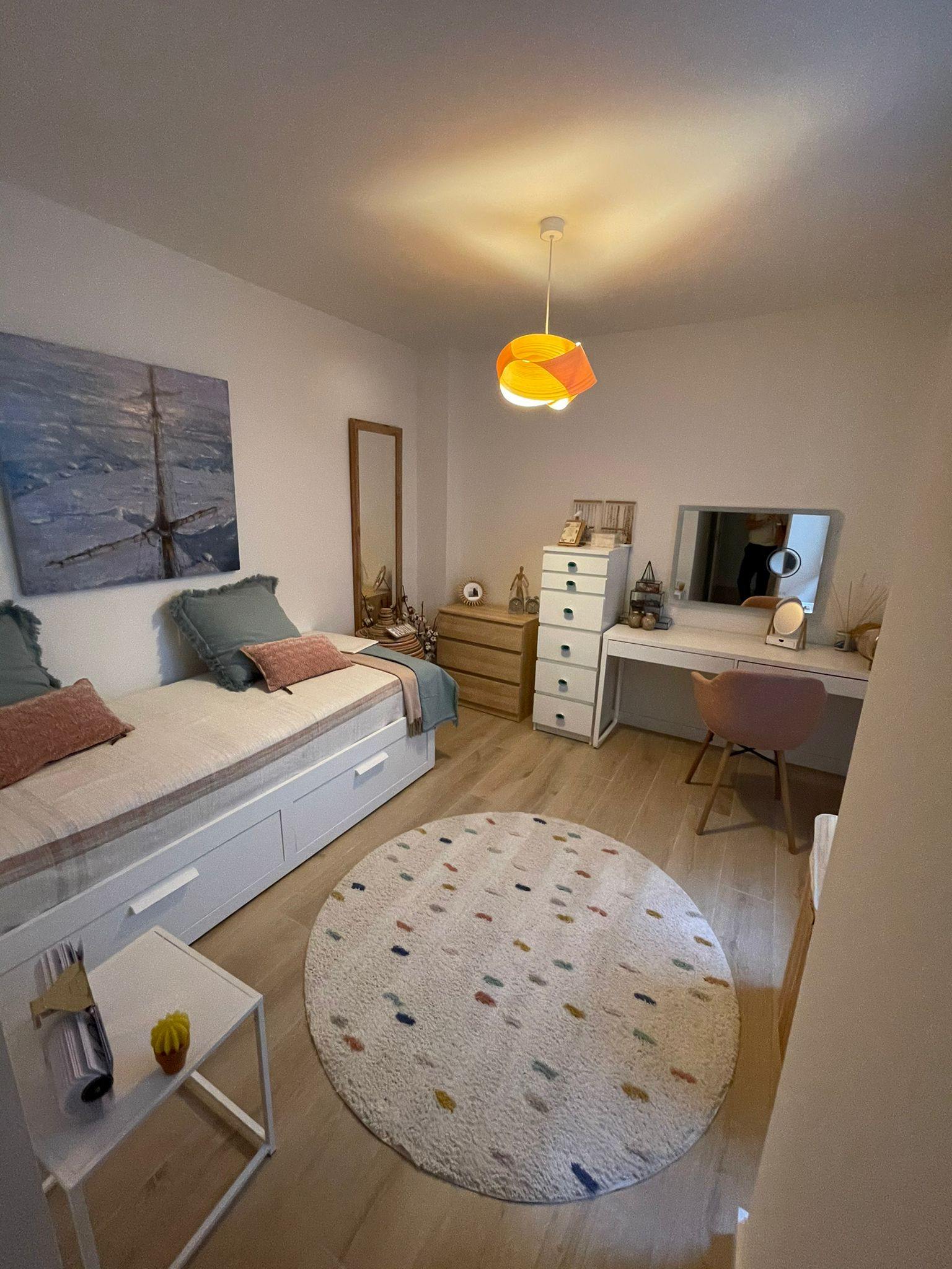 living - Piso de 176m² con 50m² de jardín en alquiler en Las Rozas - gallery thumbnail - 7