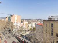 living - 80m² apartment for sale in Eixample Left, Barcelona - gallery thumbnail - 10