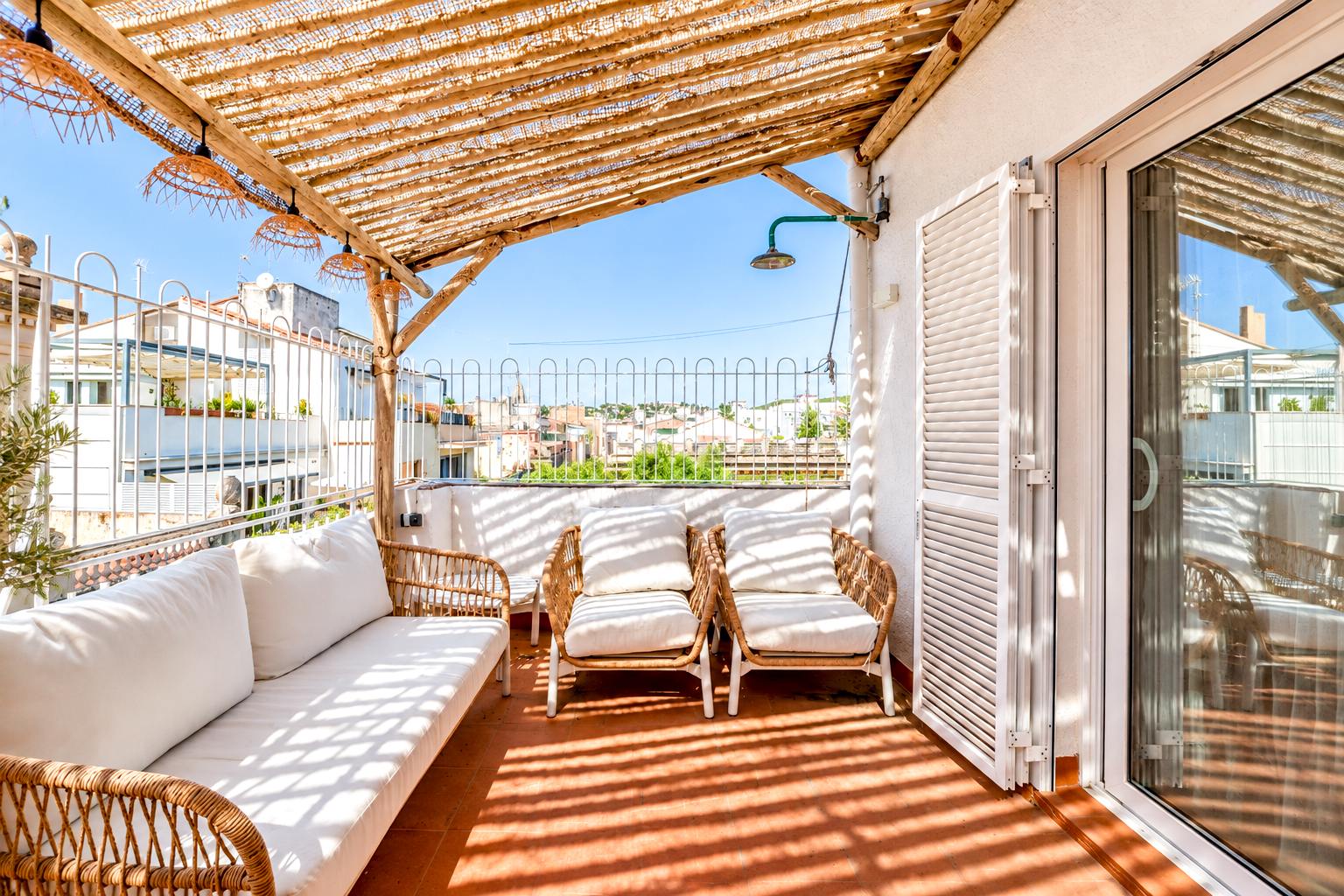 living - 96m² penthouse with 36m² terrace for sale in Sitges Town - gallery thumbnail - 1