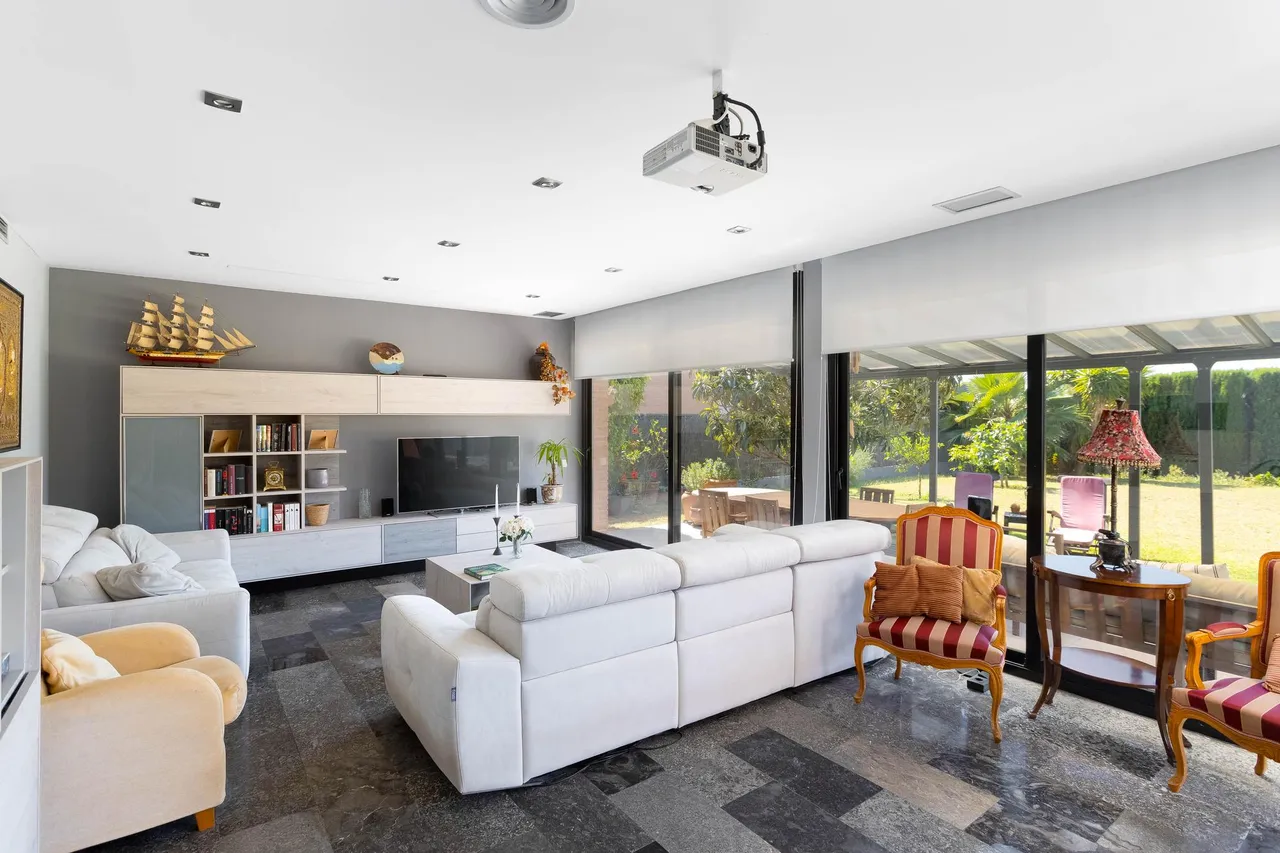 living - 292m² house / villa for sale in Sant Vicenç de Montalt - gallery - 4