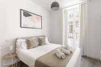 living - Piso de 55m² en alquiler en Sol, Madrid - gallery thumbnail - 6