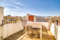 living - Ático de 81m² con 44m² terraza en venta en Eixample Derecho - gallery thumbnail - 3