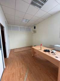logistics - Local d’activités À Louer - gallery thumbnail - 4