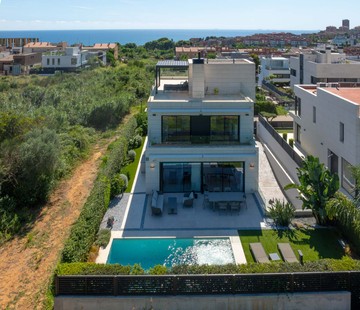 living - Casa / villa de 355m² en venta en Montgat, Barcelona - featured