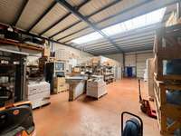 logistics - Activités / Bureaux À Louer - gallery thumbnail - 1