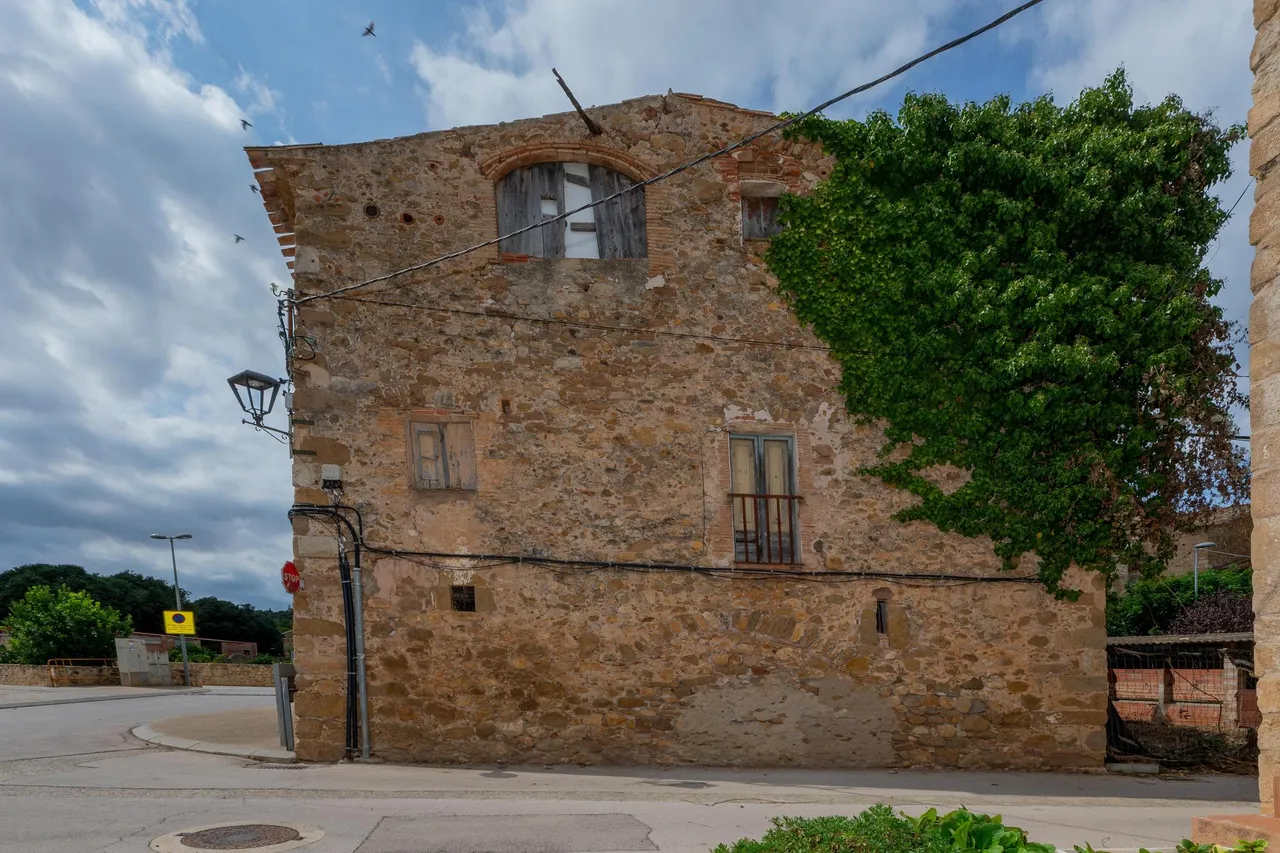 living - Casa rural de 613m² en venta en Alt Empordà, Girona - gallery - 8