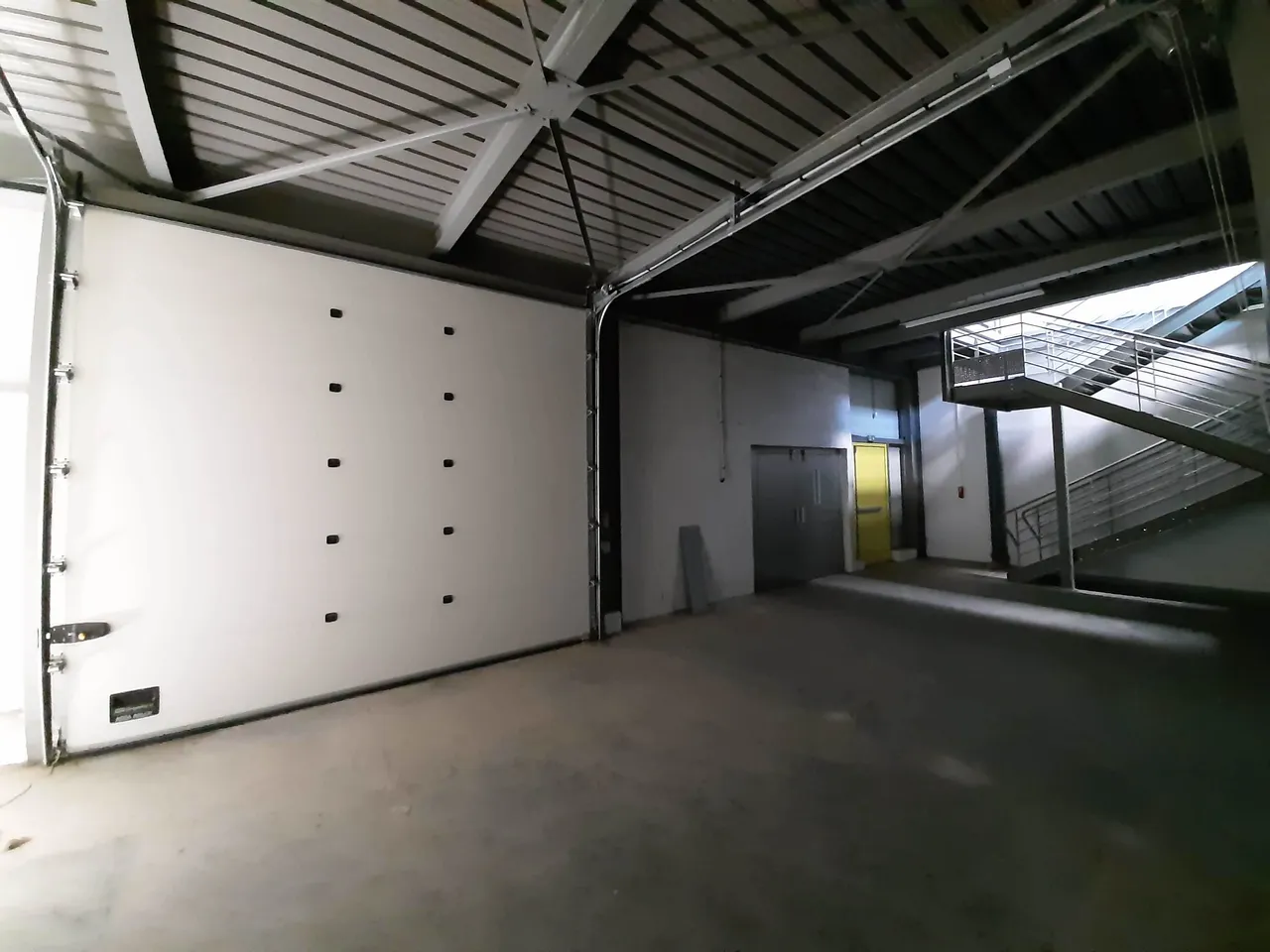 logistics - Light Industrial Premises / Offices For Rent - gallery - 4
