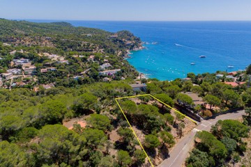 living - Parcela de 1,003m² en venta en Tossa de Mar, Costa Brava - featured