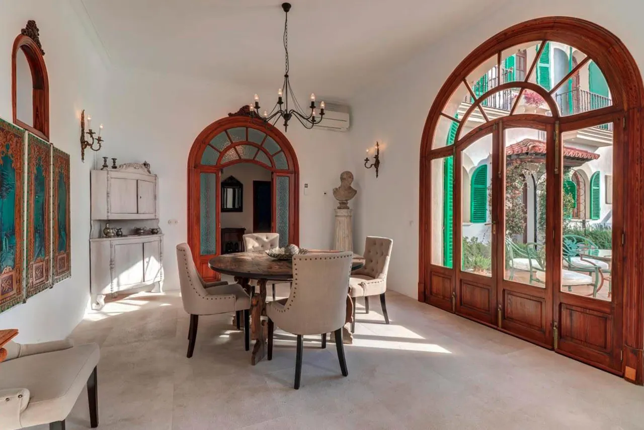 living - Casa / villa de 376m² en alquiler en Palma de Mallorca - gallery - 4