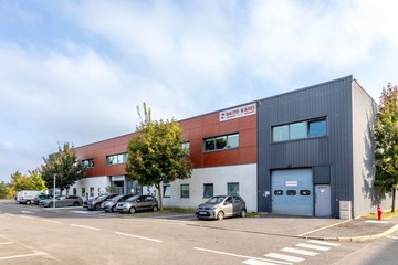 logistics - Local d’activités À Louer - featured