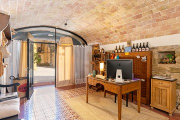 living - Casa / villa de 795m² en venta en El Gironés, Girona - featured