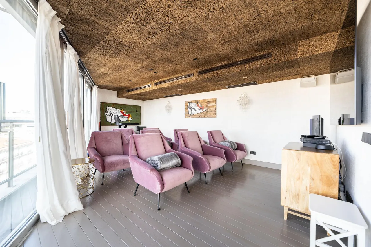 living - Ático de 940m² con 300m² terraza en venta en Almagro - gallery - 7