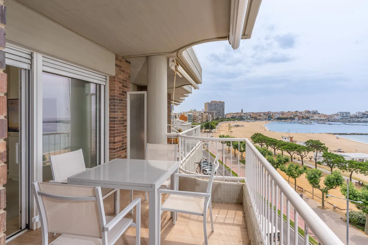 living - Piso de 126m² con 16m² terraza en venta en Palamós - gallery - 3