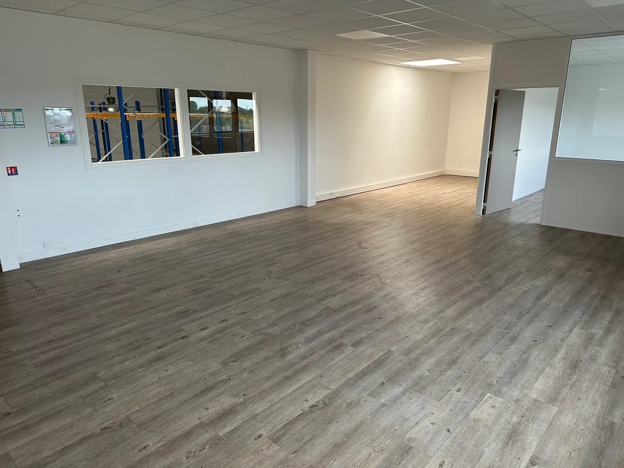logistics - Light Industrial Premises / Offices For Rent - gallery - 6