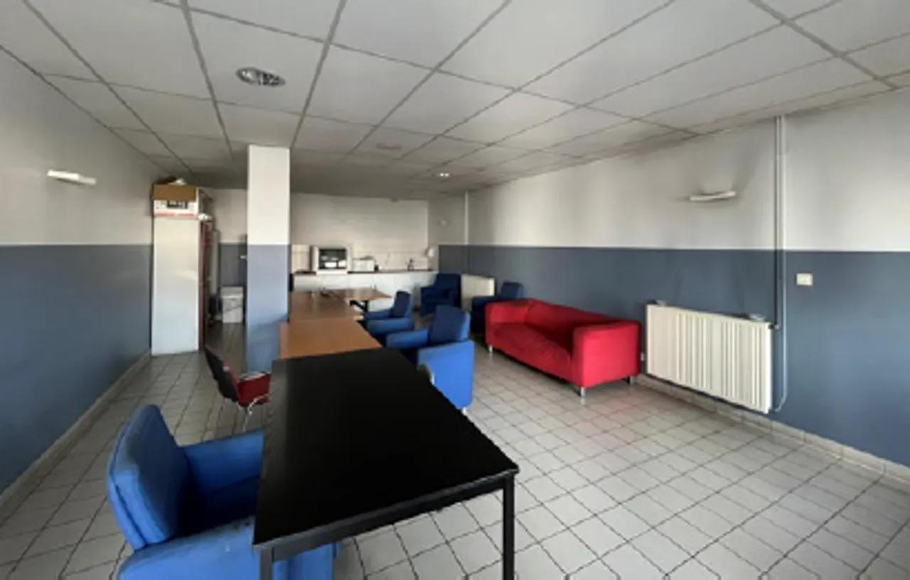 logistics - Light Industrial Premises / Offices For Rent - gallery - 3