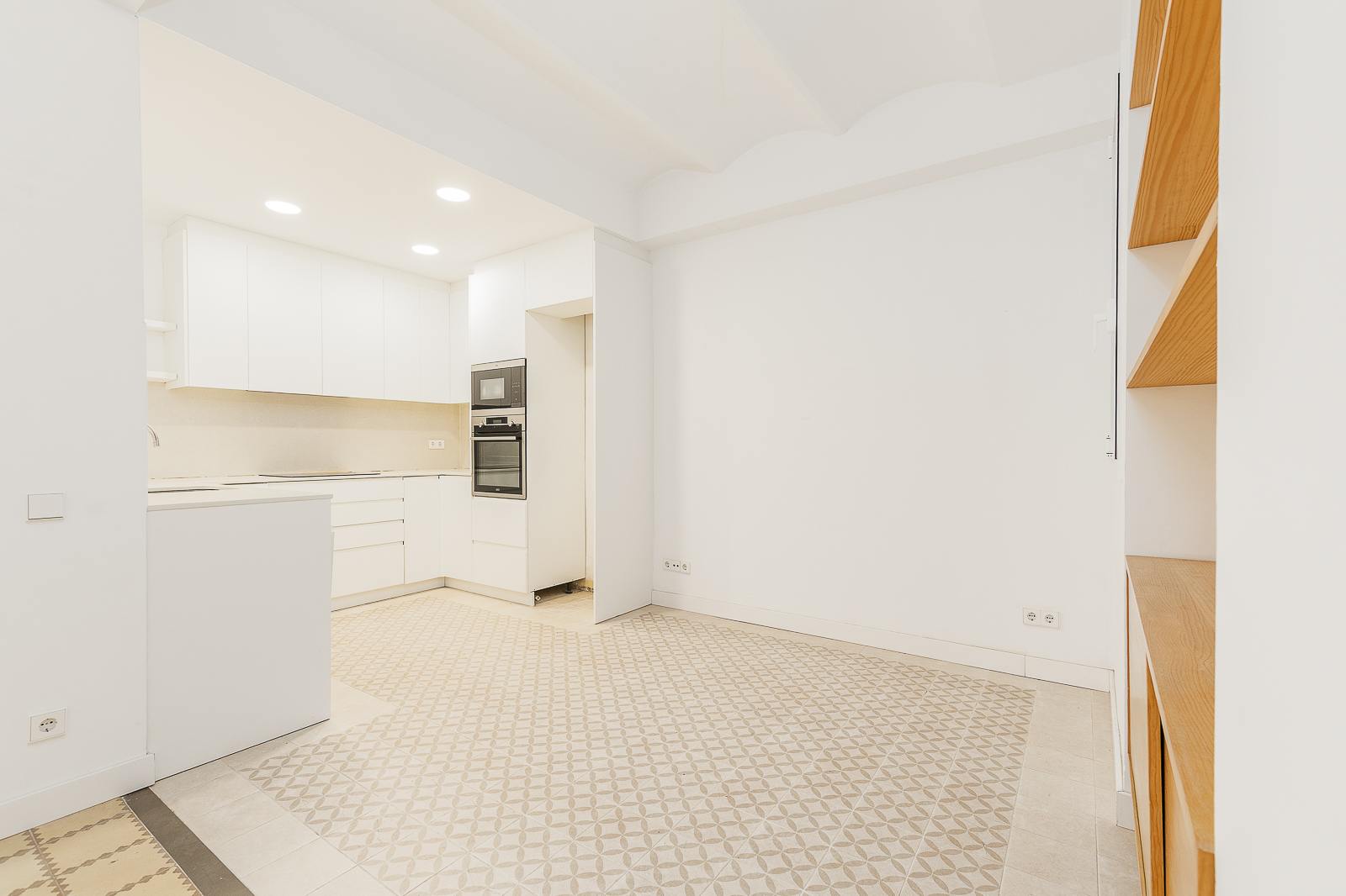 living - Piso de 78m² con 12m² terraza en venta en Eixample Derecho - gallery thumbnail - 1