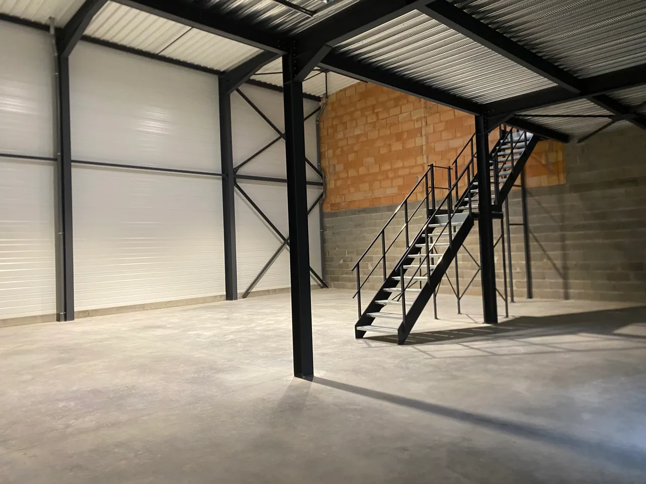 logistics - Activités / Bureaux À Louer - gallery - 3