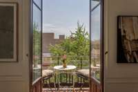 living - Piso de 110m² en alquiler en Almagro, Madrid - gallery thumbnail - 8