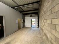 logistics - Activités / Bureaux À Louer - gallery thumbnail - 3