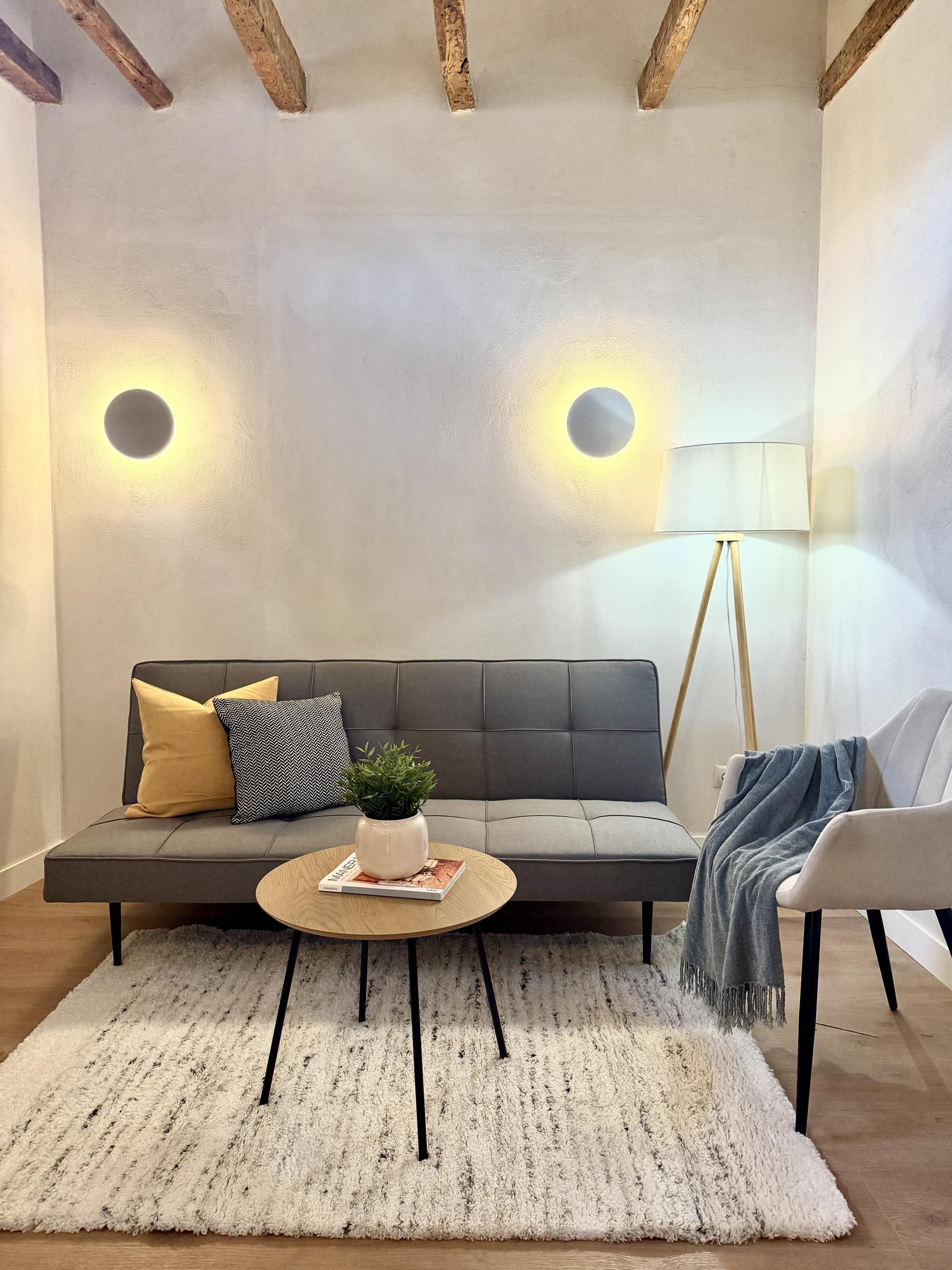 living - 64m² apartment for sale in Cortes / Huertas, Madrid - featured