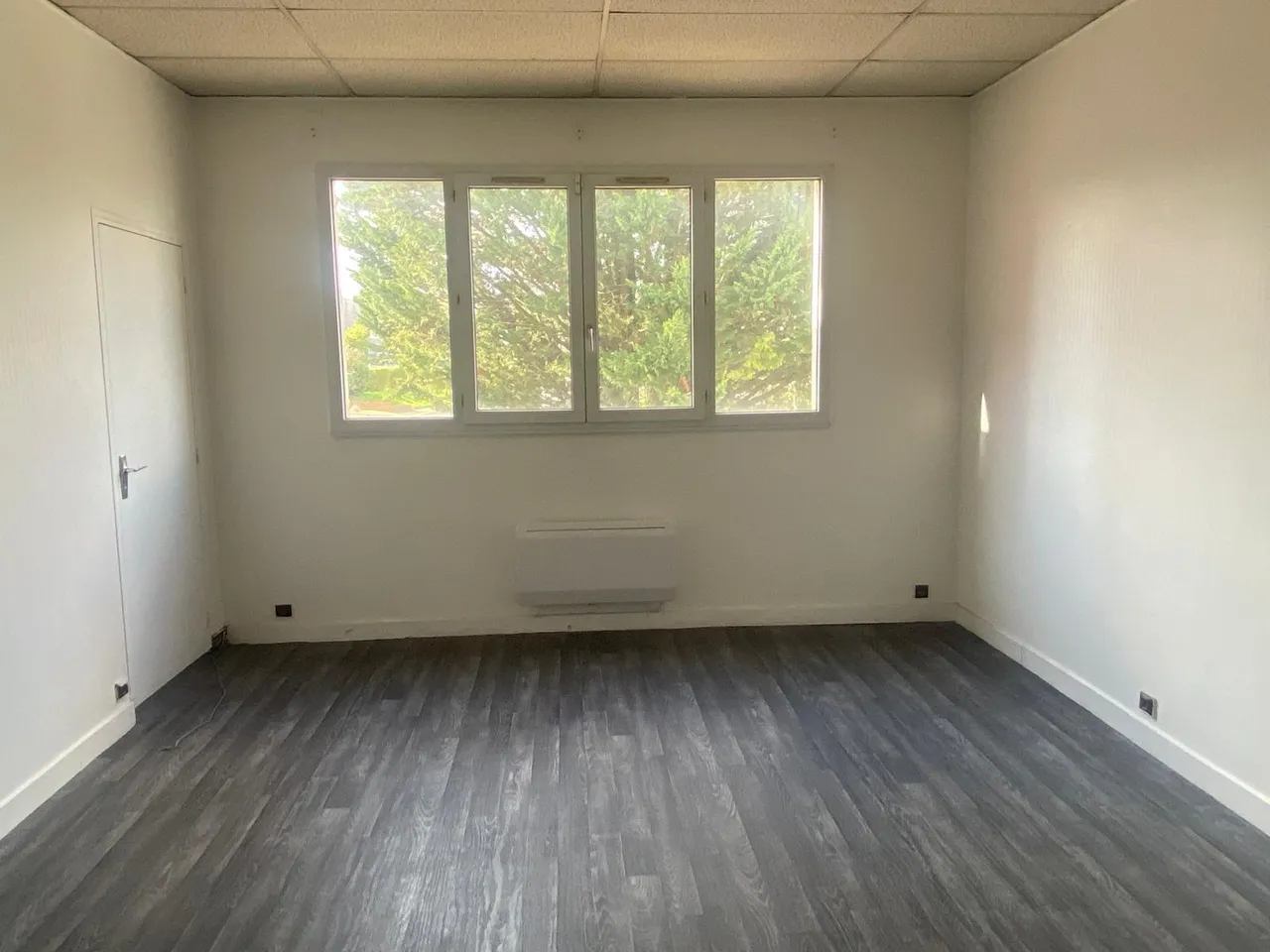 logistics - Warehouse / Offices For Rent - gallery - 10