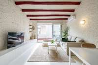 living - Piso de 57m² con 15m² terraza en venta en Poblenou - gallery thumbnail - 2