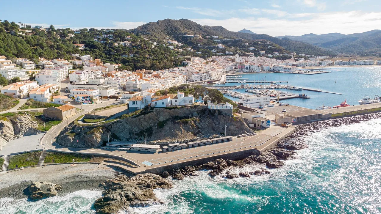 living - Casa / villa de 663m² en venta en El Port de la Selva - gallery - 9