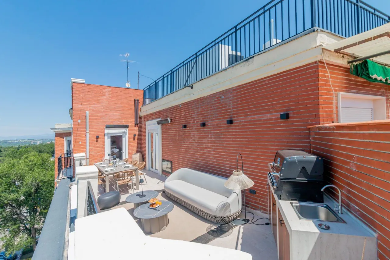 living - 205m² apartment for rent in Argüelles, Madrid - gallery - 9