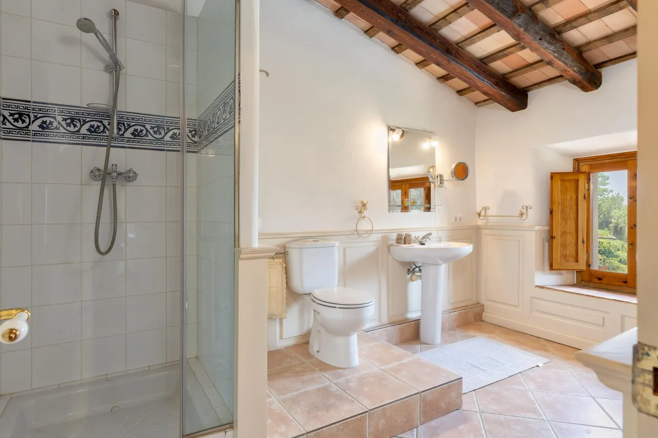 living - Casa rural de 876m² en venta en Alt Empordà, Girona - gallery - 8