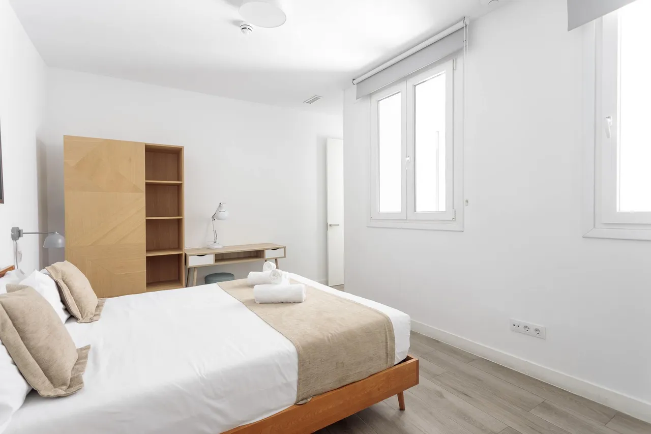 living - 93m² apartment for rent in Sol, Madrid - gallery - 8