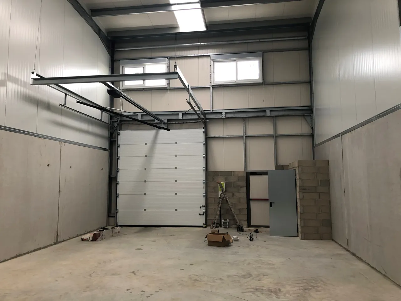 logistics - Light Industrial Premises / Offices For Rent - For Sale - gallery - 2