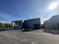 logistics - Activités / Bureaux À Louer - À Vendre - gallery thumbnail - 1
