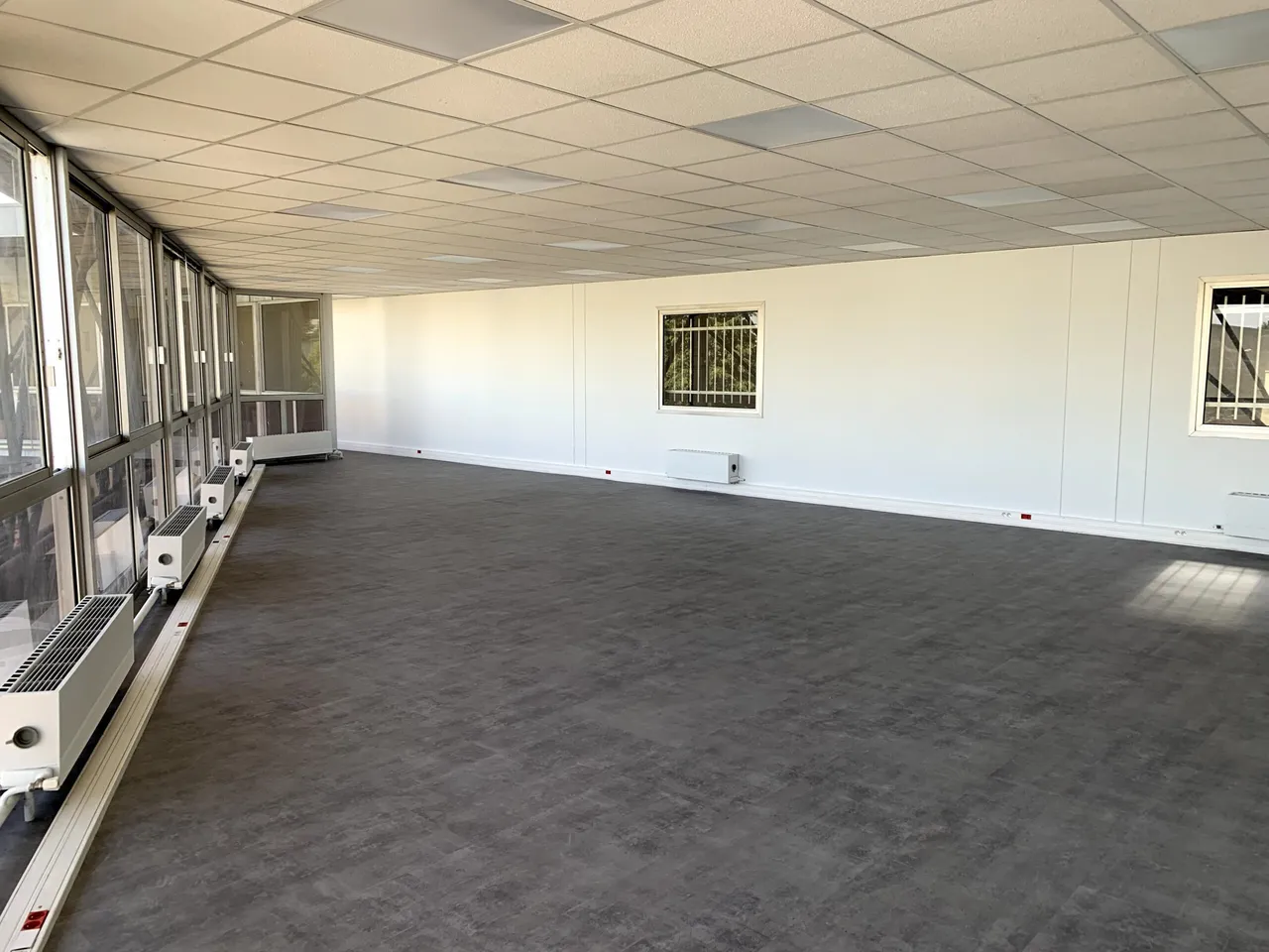 logistics - Activités / Bureaux À Louer - gallery - 9