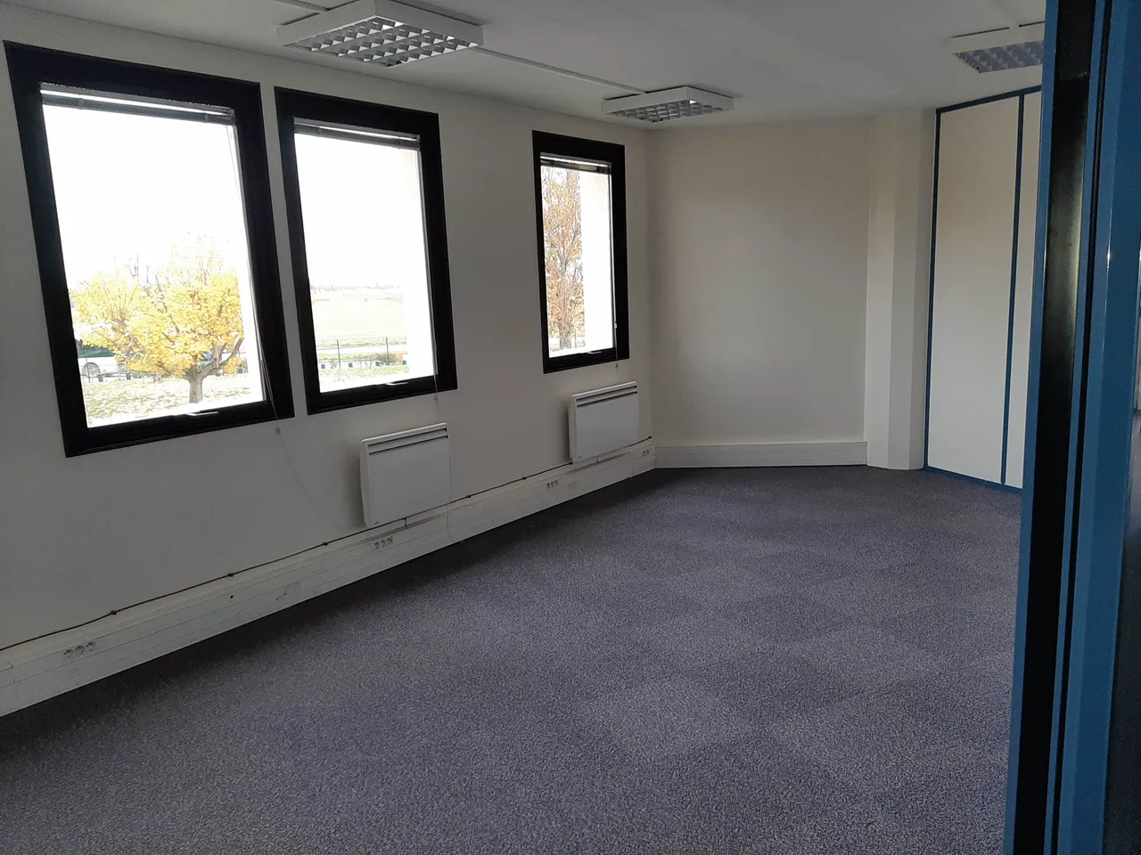office - Bureaux À Louer - À Vendre - gallery - 3